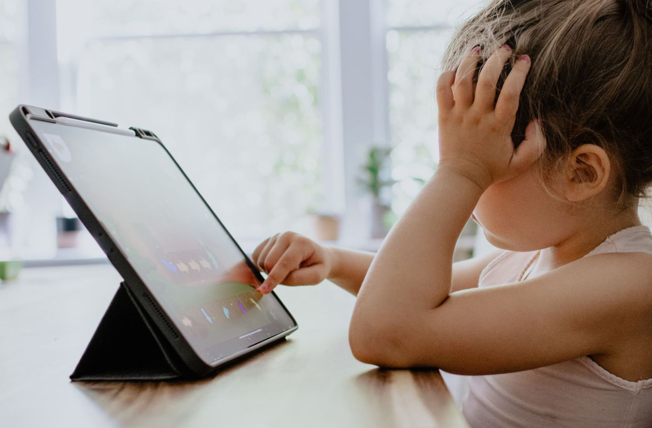 How & Why To Effectively Manage Screen Time For Your Child