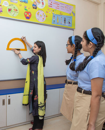 lab at podar education school - showcasing collaborative learning and modern lab facilities